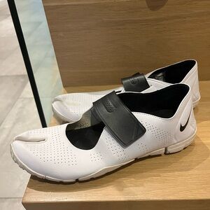 Nike Air Rift Tabi Running Shoes size 7